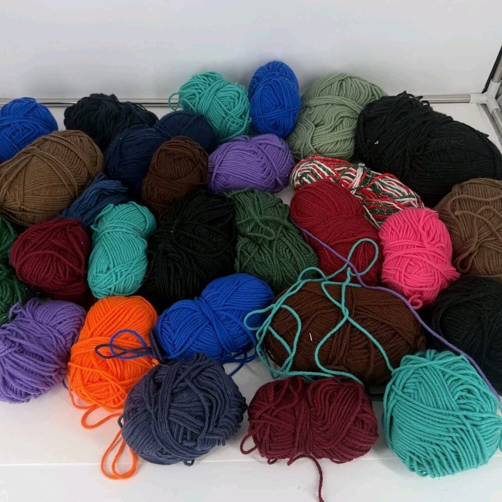 26 Skeins Large Yarn Lot No Labels 2.12 Lbs Mixed